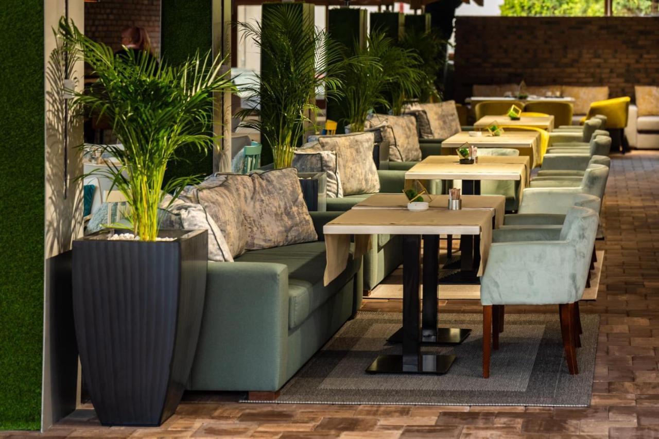 Hotel Brilliant Meses Zalau Ngoại thất bức ảnh
