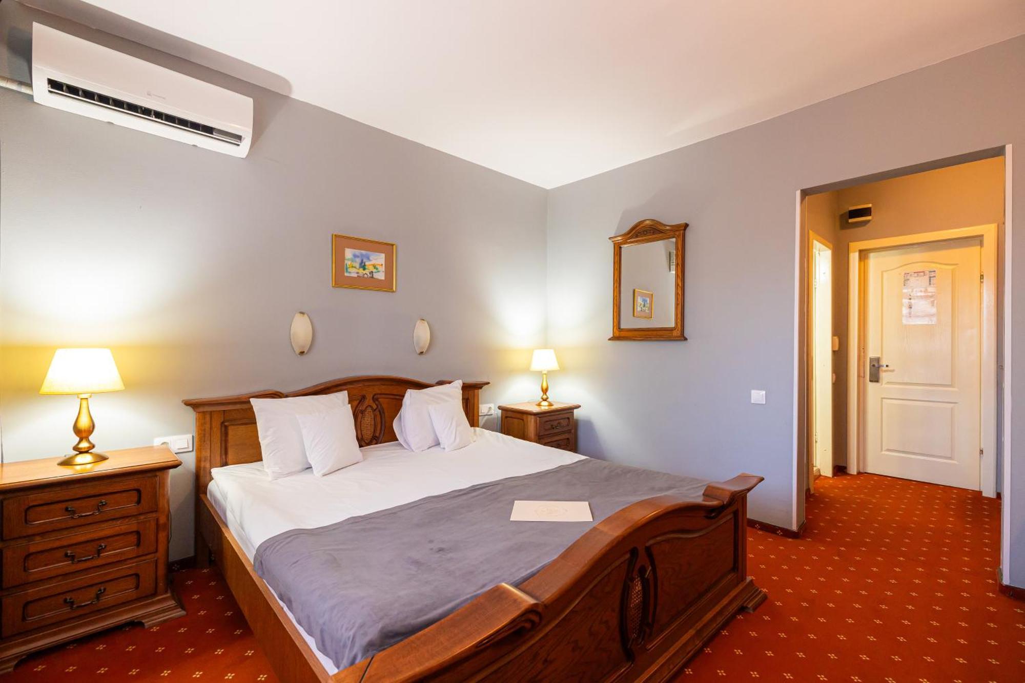 Hotel Brilliant Meses Zalau Ngoại thất bức ảnh