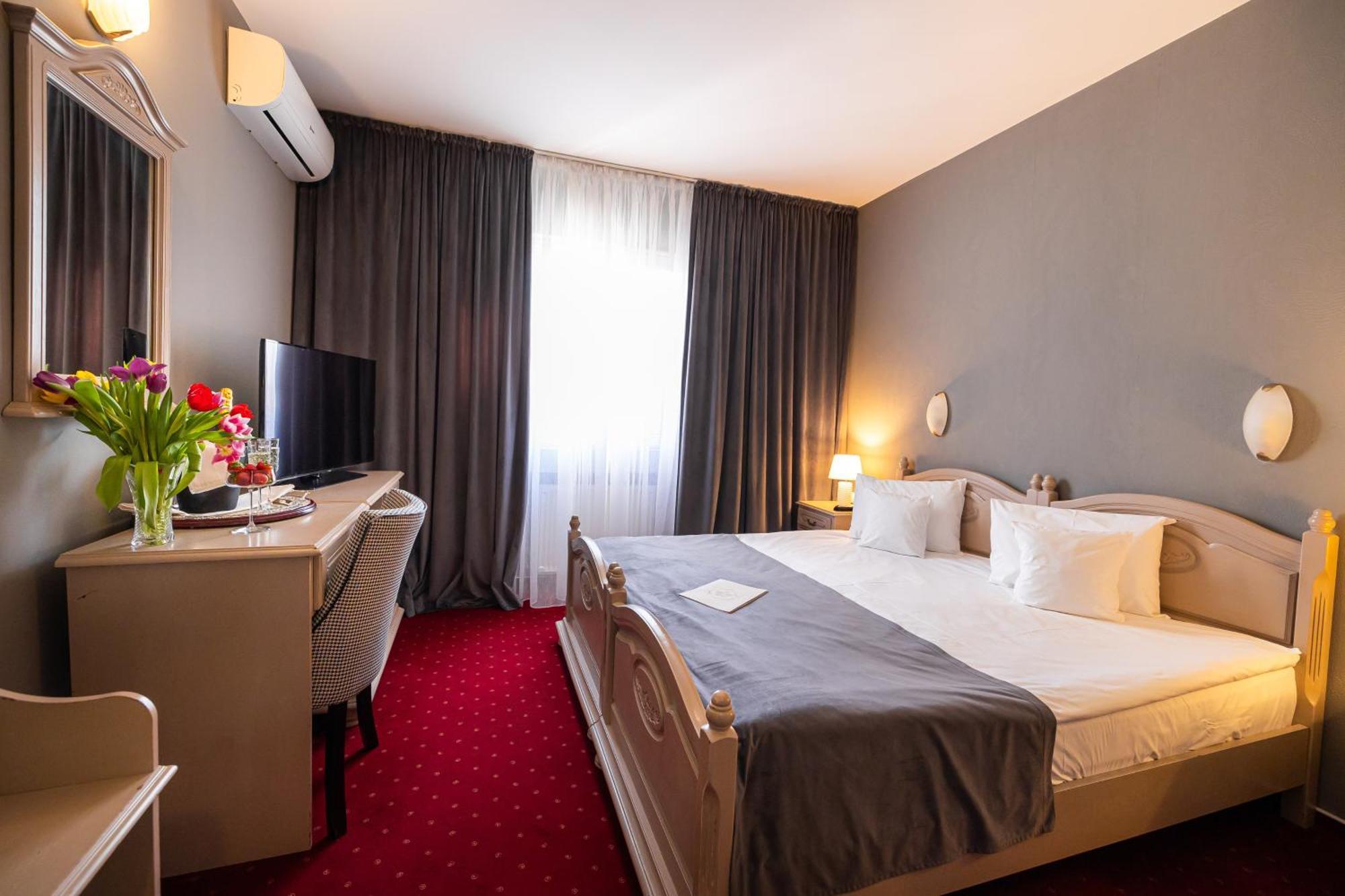 Hotel Brilliant Meses Zalau Ngoại thất bức ảnh