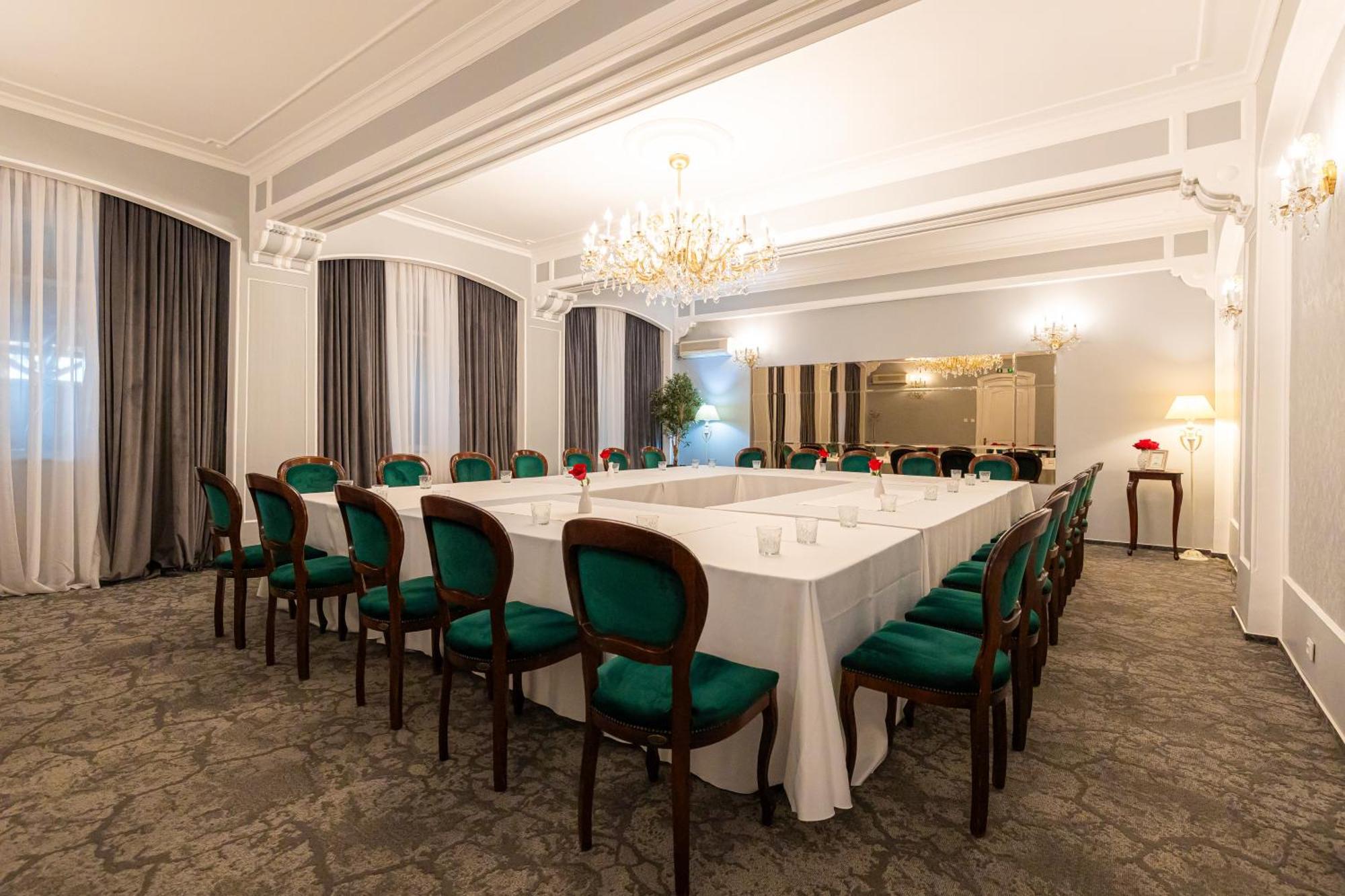 Hotel Brilliant Meses Zalau Ngoại thất bức ảnh