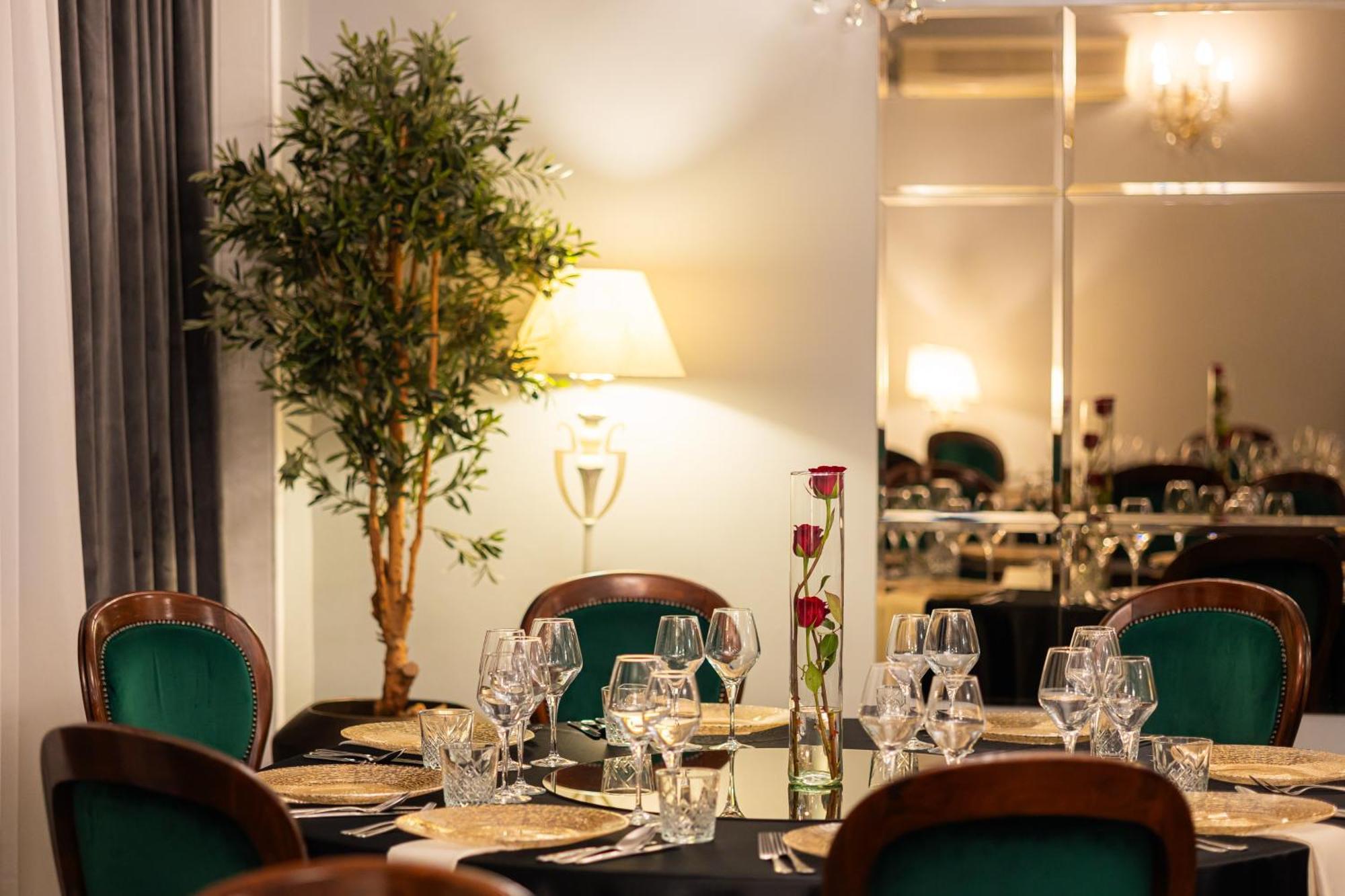 Hotel Brilliant Meses Zalau Ngoại thất bức ảnh