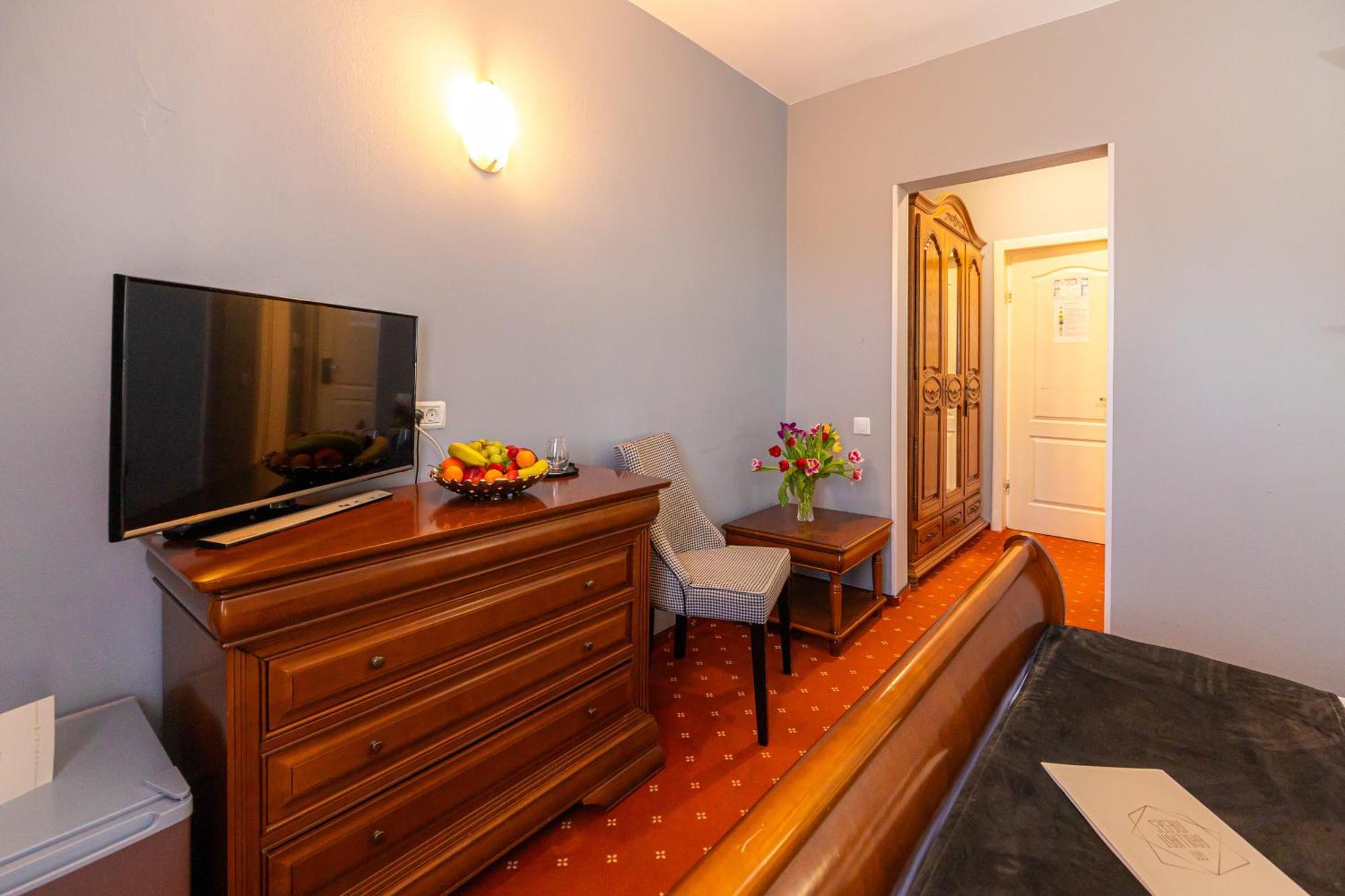 Hotel Brilliant Meses Zalau Ngoại thất bức ảnh