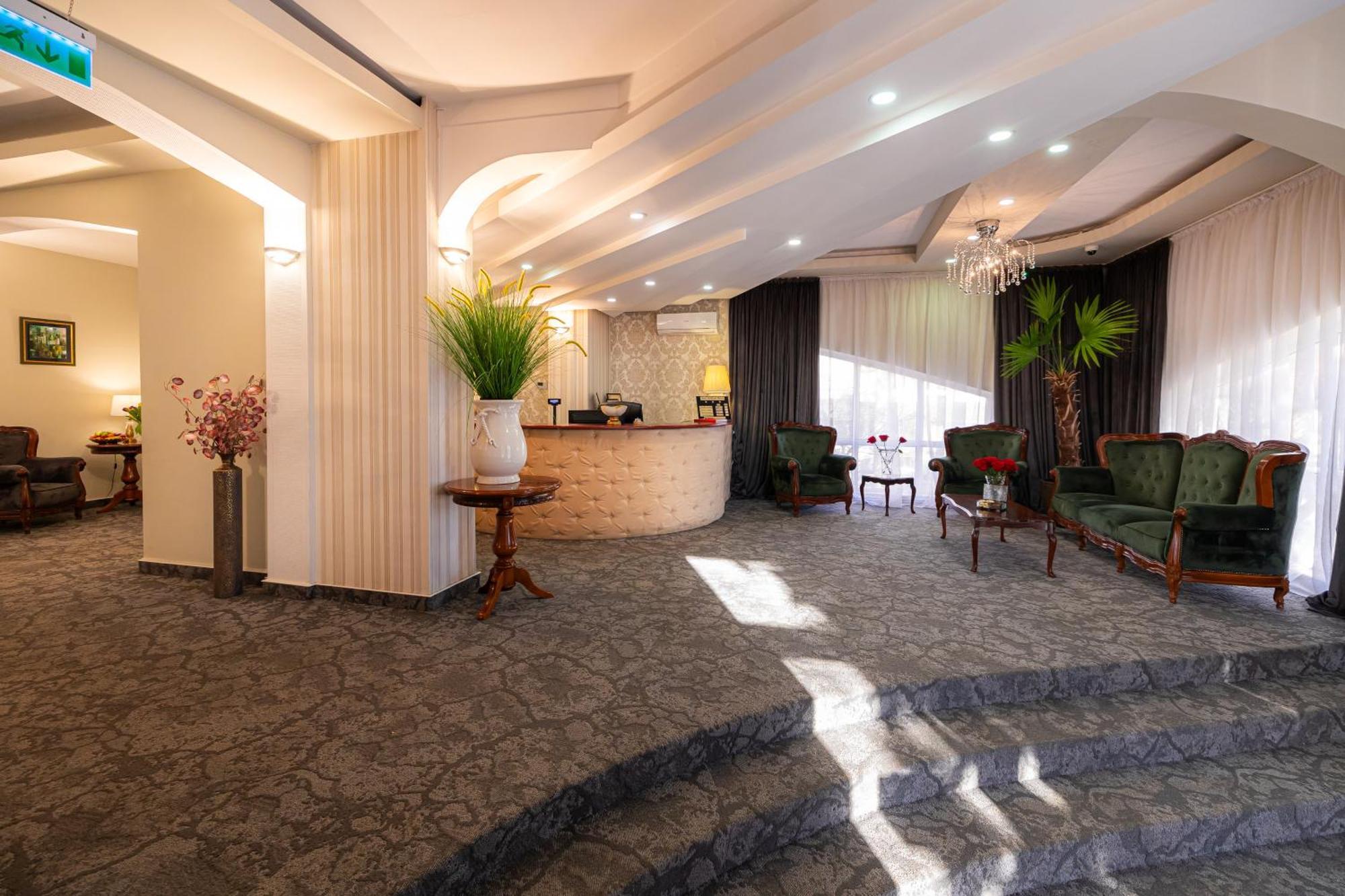 Hotel Brilliant Meses Zalau Ngoại thất bức ảnh