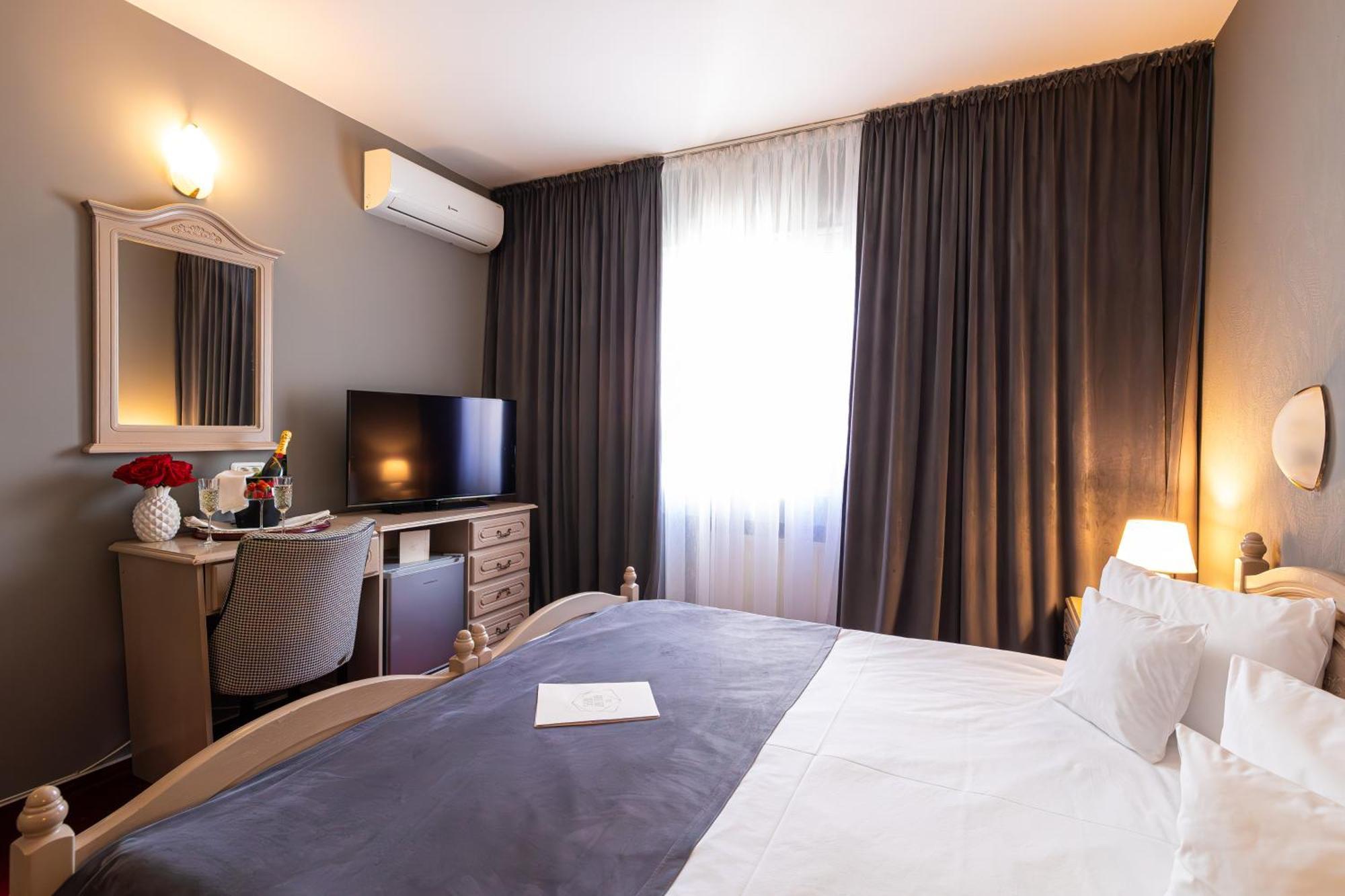 Hotel Brilliant Meses Zalau Ngoại thất bức ảnh