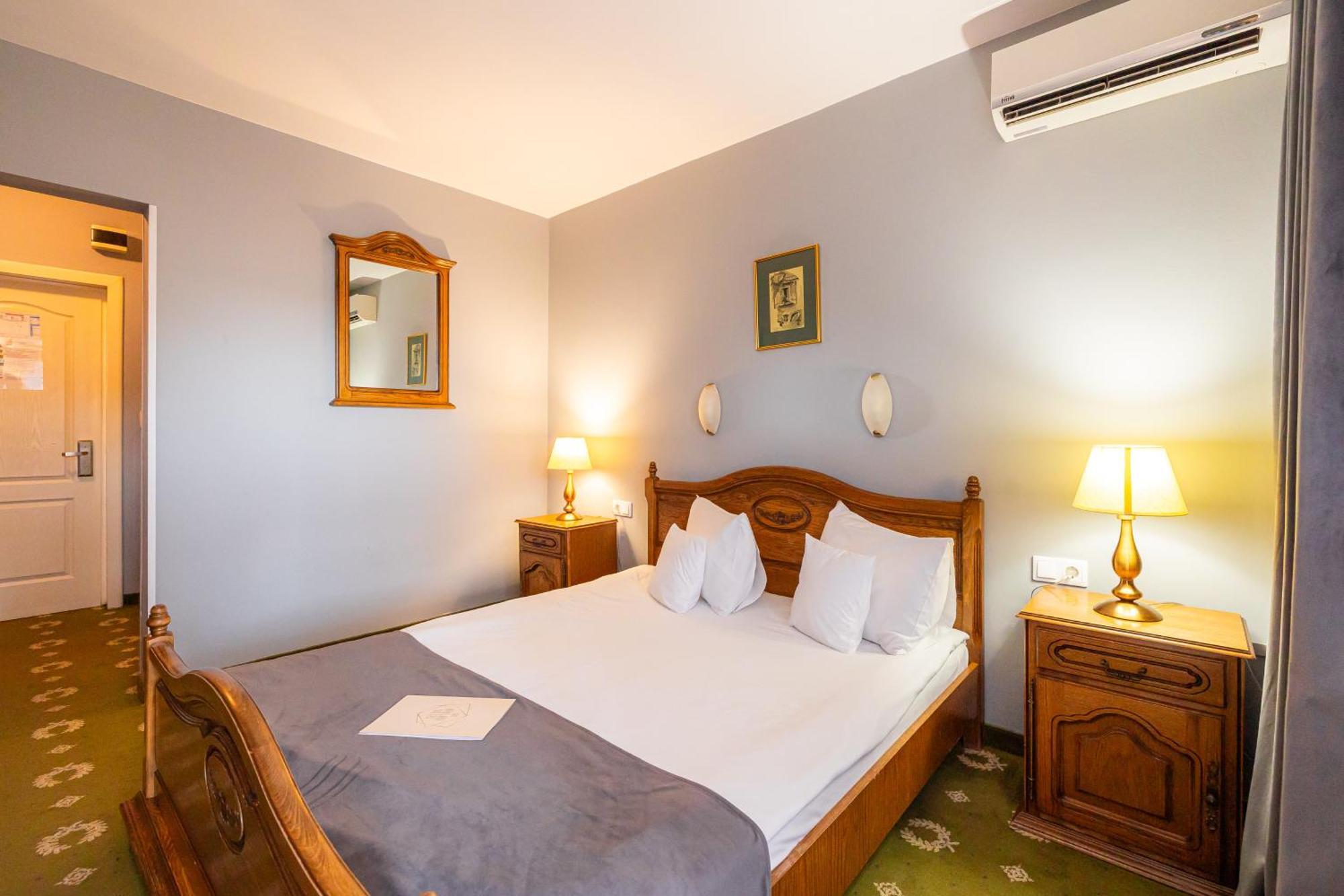 Hotel Brilliant Meses Zalau Ngoại thất bức ảnh